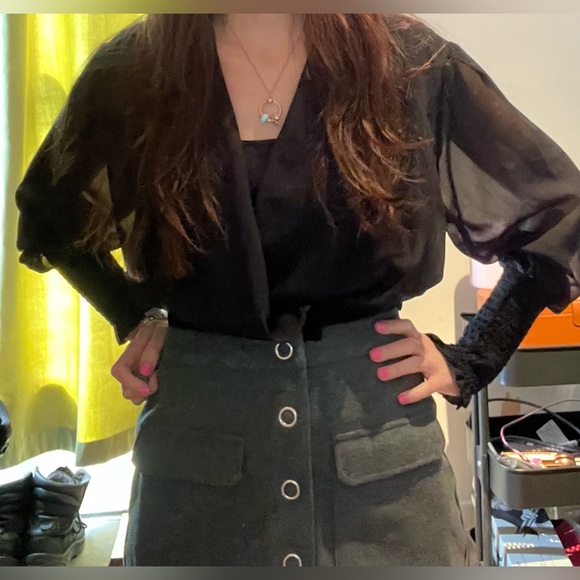 Heart cover blouse worn once - Picture 7 of 10